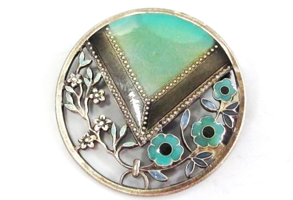 ANTIQUE ART DECO PIN STERLING SILVER JADE GREEN ENAMEL: This Antique ART DECO Pin is STERLING SILVER and it is Circular and measures 1.50 inches across. It is Circa 1920 and it features exquisite Jade Green enamel and openwork.