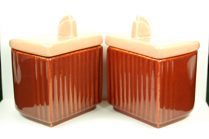 PAIR OF VINTAGE FRANCISCAN WARE JAM JARS (48126): These are a matching pair of VINTAGE FRANCISCAN Ware Jam Jars. The bottom is actually in the brown family and the tops are a pinkish brown. They have their Original paper labels on the bottom, and eac