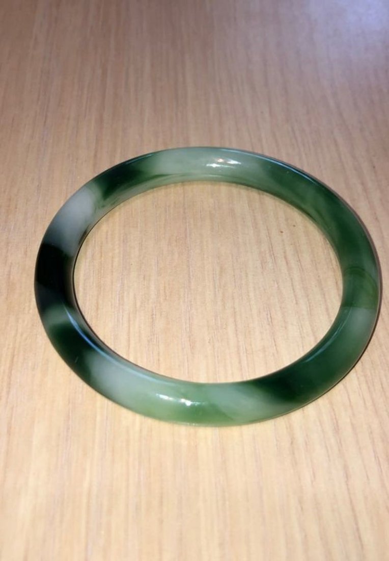 Vintage Estate Natural Jadeite/Jade Standard Bangle (1 of 5)