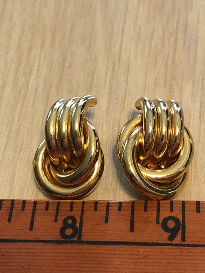 Vintage Designer ERWIN PEARL Clipon Fashion Earrings: Vintage Designer ERWIN PEARL Clipon Fashion Earrings Preowned From Estate. No Reserve Bid & No Buyers Premium. Shipping $5.00 Payment Forms Accepted; Bank Wires(Routing & Account Number will be Furnis