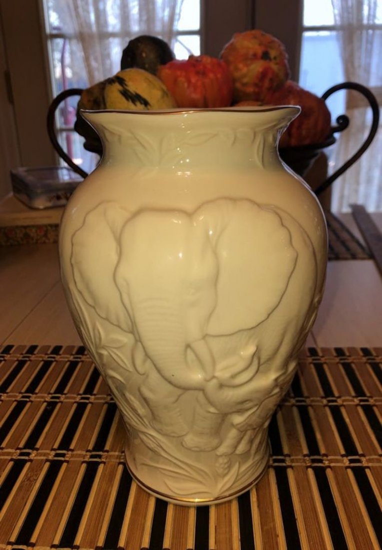 Lenox Nature’s Majesty Vase “Elephants” 8-1/2” Tall (1 of 5)