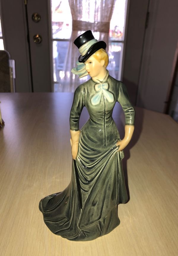 Goebel Equestrian Figurine 8-1/2” Tall Preowned: Goebel Equestrian Figurine 8-1/2Â” Tall Preowned from an Estate. No Reserve Bid & No Buyers Premium. Shipping $12.00 Payment Forms Accepted; Bank Wires(Routing & Account Number will be Furnished wi