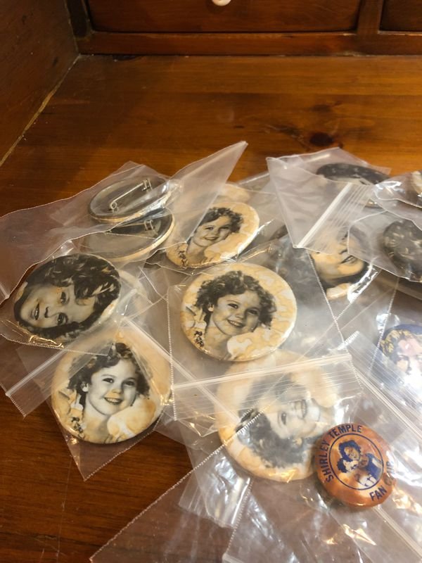26 Vintage Shirley Temple Pinback Buttons as Pictured (1 of 6)