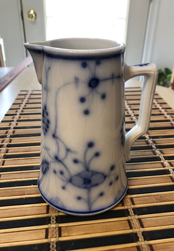 Vintage Opaque de Sarreguemines 5-1/2” Tall Creamer (1 of 7)