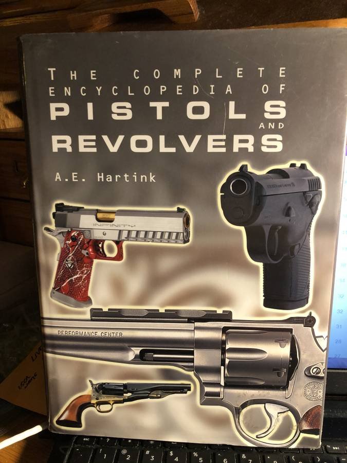 The Complete Encyclopedia of Pistols & Revolvers Book (1 of 3)