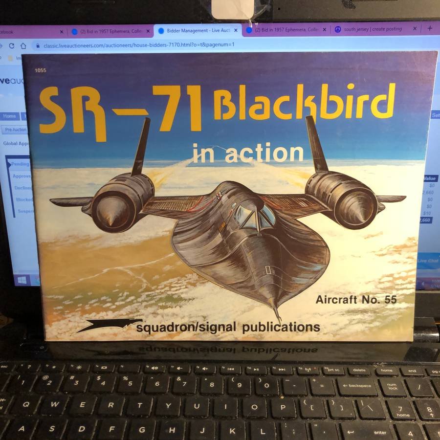 SR-71 Blackbird in Action Booklet Preowned in VG Cond. (1 of 2)