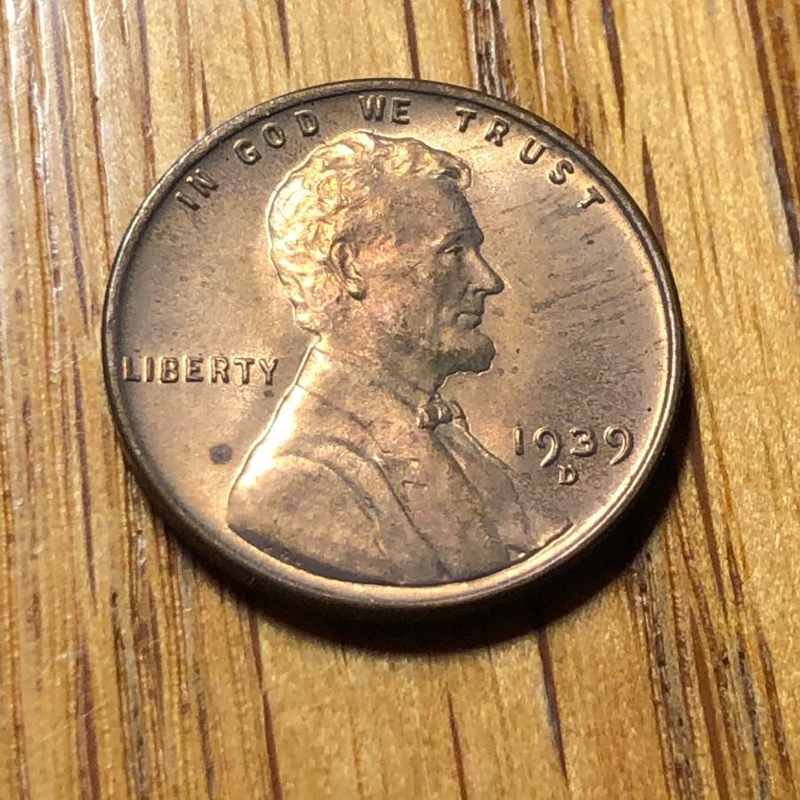 1939-D UNCIRCULATED RED/BROWN LINCOLN CENT AS PIC'D (1 of 2)