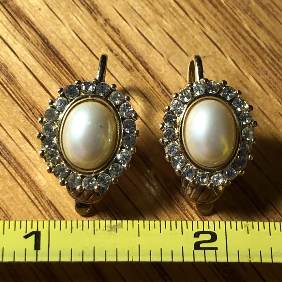 Estate Trifari Designer Faux Pearl/CZ Fashion Earrings: Estate Trifari Designer Faux Pearl/CZ Fashion Earrings In Good Preowned Condition. Shipping $5.00