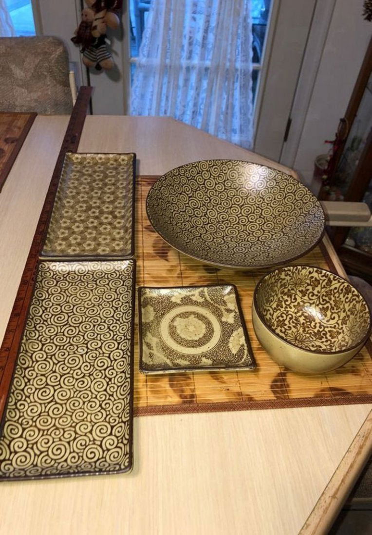 The Sound Collection Made In Japan Serving Pieces (5) (1 of 8)