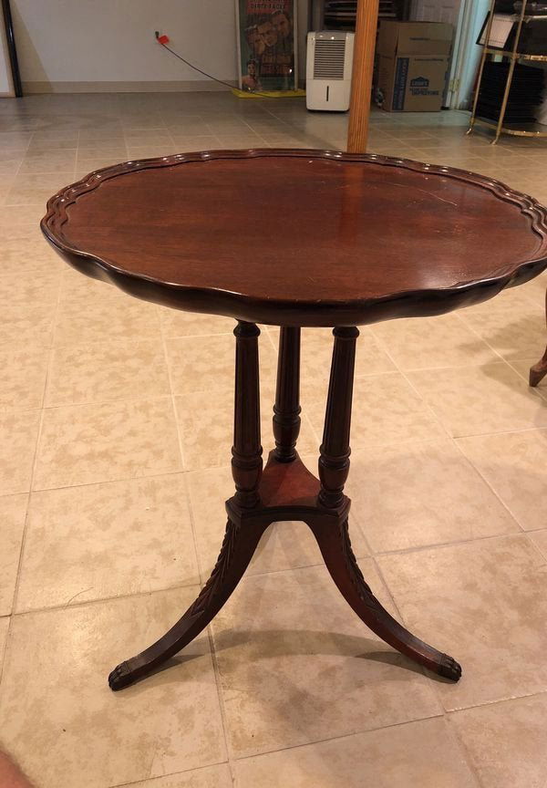 Antique Mersman #7444 Lamp Table 26” Tall w/Some Table.: Antique Mersman #7444 Lamp Table 26” Tall w/Some Table Top Scratches Preowned from an Estate. Pick-up Only!