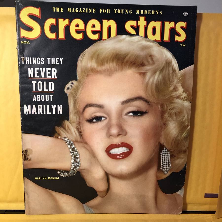 MARILYN MONROE Edition SCREEN STARS NOVEMBER/1954...: MARILYN MONROE Edition SCREEN STARS NOVEMBER/1954 Magazine Preowned in Acceptable Condition with Some Binding Issues as Pictured. Domestic Shipping $8.00 On Multiple Magazines Won the Postage will Com
