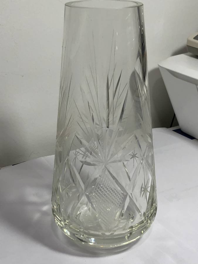 Vintage Cut Glass Crystal Vase 9-5/8" Tall Preowned... (1 of 4)