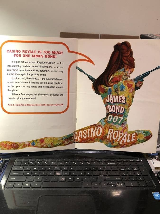 Casino Royale Premier Movie Folder 12.25" x 18.5"...: Casino Royale Premier Movie Folder 12.25" x 18.5" in Folded Good Condition. $5 DOMESTIC SHIPPING!