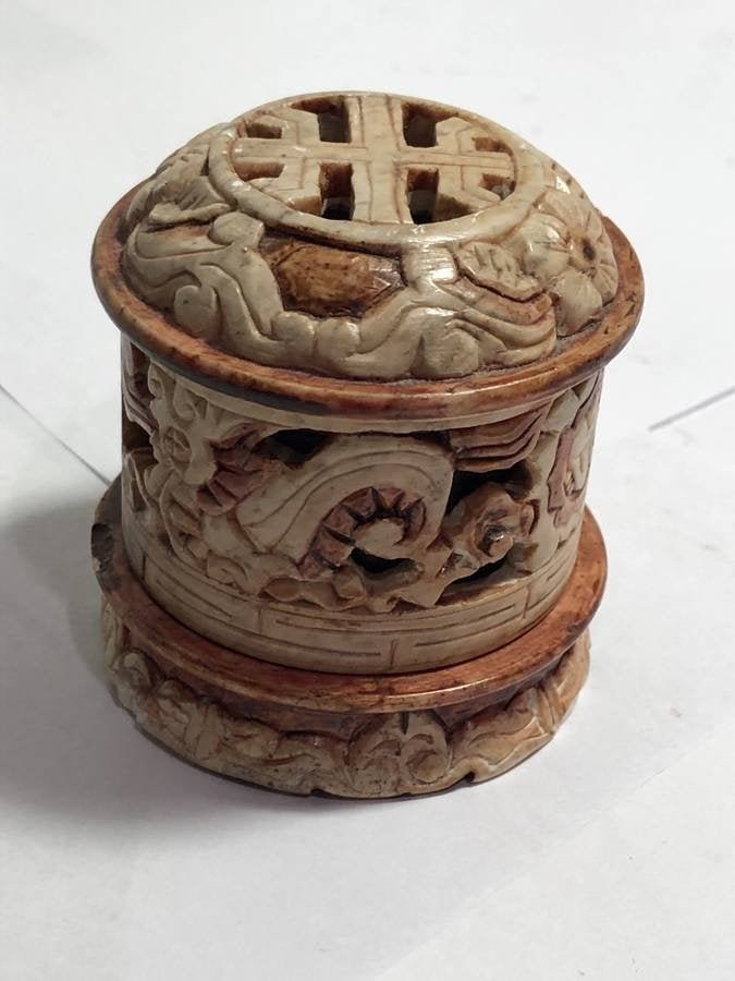 Vintage Asian Ceramic Incense Burner in Good Condition (1 of 9)