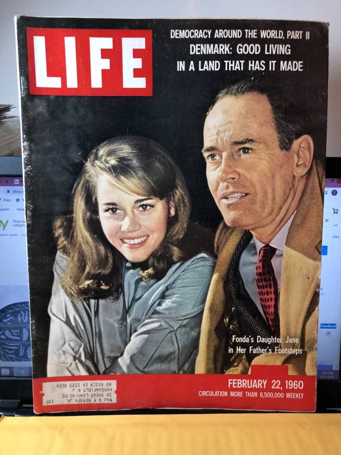 Life Magazine Feb-1960 Edition Acceptable Condition Som: Life Magazine Feb-1960 Edition Acceptable Condition Some Back Cover Stain as Pictured. FREE DOMESTIC SHIPPING!