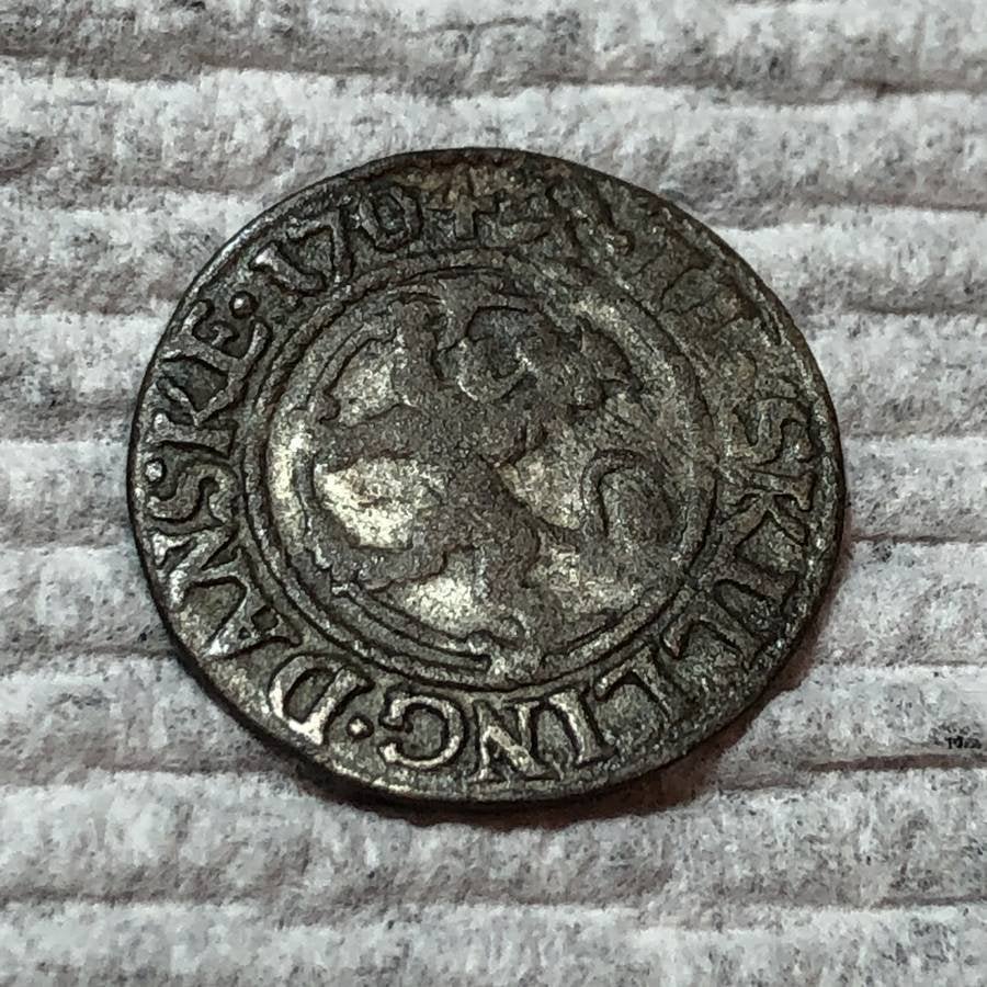 Norway 1704 2-Skilling Silver Coin in Nice Circulated.. (1 of 2)