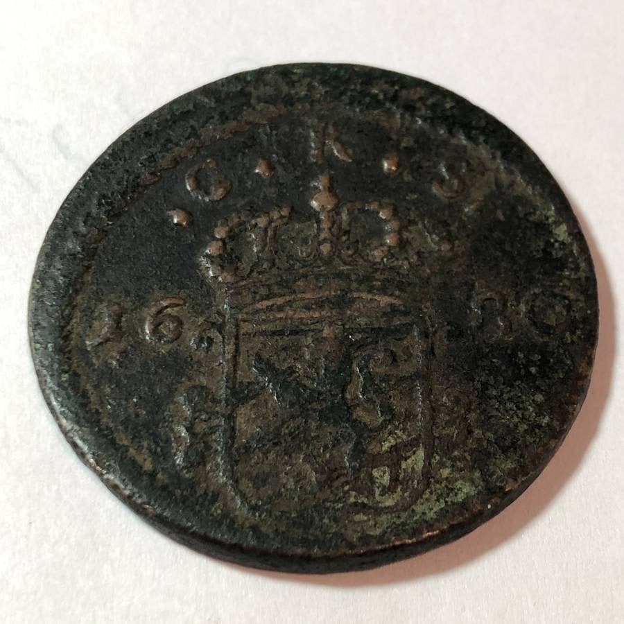 Sweden 1680 Heavily Circulated 1-Ore Carl-XI Lg Copper. (1 of 5)