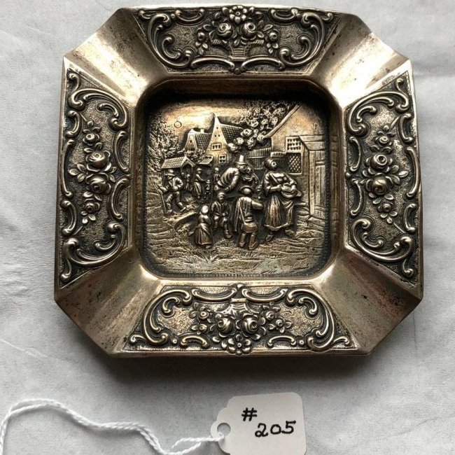 Antique AMD .800 Silver Detailed Ashtray 3.1 Ounces: Antique AMD .800 Silver Detailed Ashtray 3.1 Ounces 4.25"x 4.25" in VG Condition. $10 Domestic Shipping.