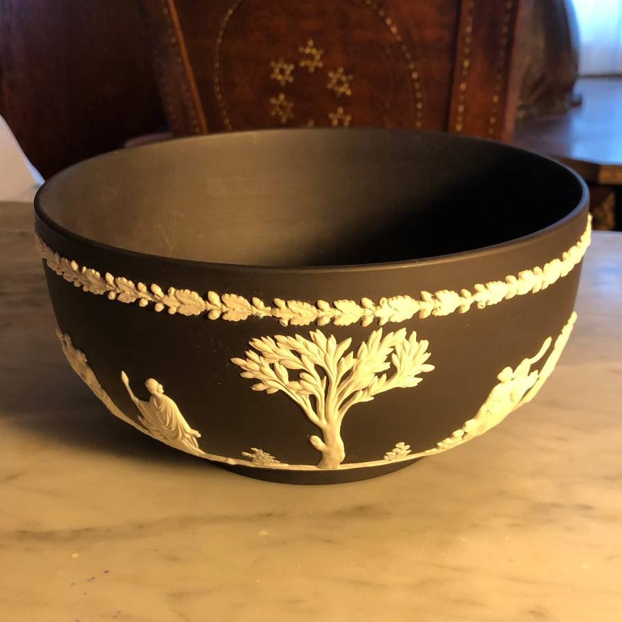 Vintage WEDGWOOD Jasperware Black & White Bowl 7.5" Dia (1 of 5)