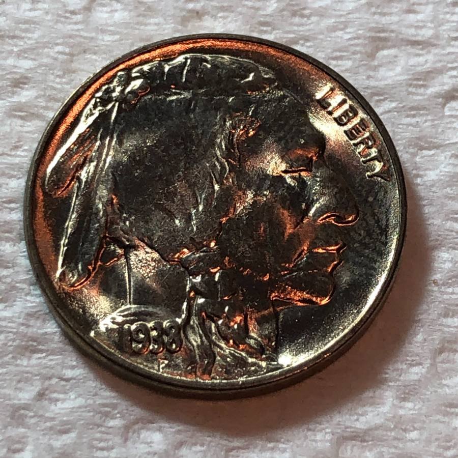 1938-D CHOICE UNCIRCULATED BUFFALO NICKEL AS PICTURED. (1 of 2)