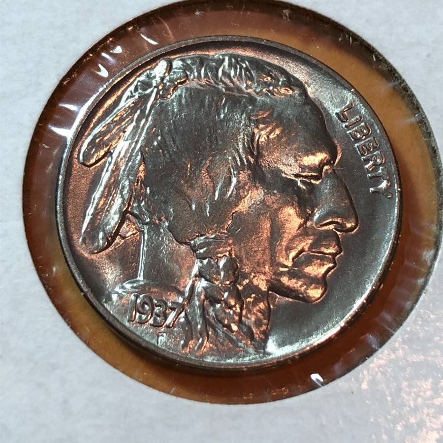 1937-P CHOICE UNCIRCULATED BUFFALO NICKEL AS PICTURED. (1 of 2)