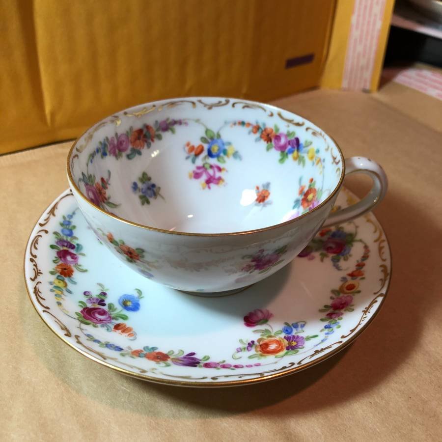 VINTAGE SCARCE DRESDEN TEA CUP & SAUCER SET PREOWNED...: VINTAGE SCARCE DRESDEN TEA CUP & SAUCER SET PREOWNED FROM AN ESTATE IN GOOD CONDITION. $7.00 DOMESTIC SHIPPING.
