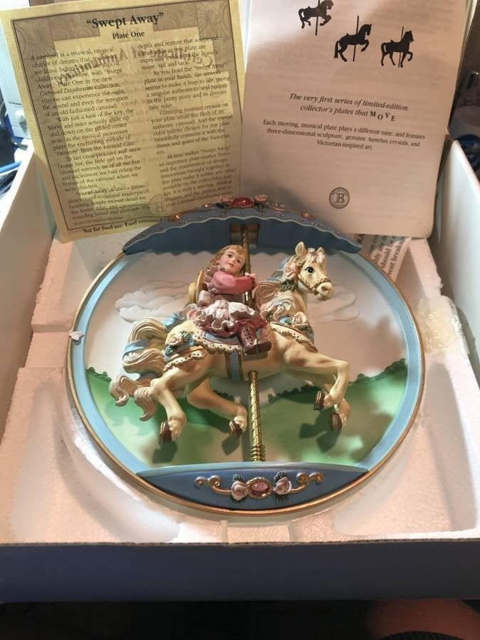Carousel Daydreams Collection "SWEPT AWAY" Musical...: Carousel Daydreams Collection "SWEPT AWAY" Musical Motion Collector's Plate New In Box as Pictured. $10 DOMESTIC SHIPPING.