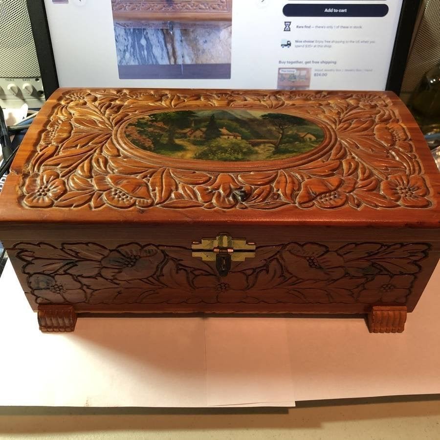 Vtg Pine Carved Jewelry/Trinket Box w/Mirror Preownd.. (1 of 7)