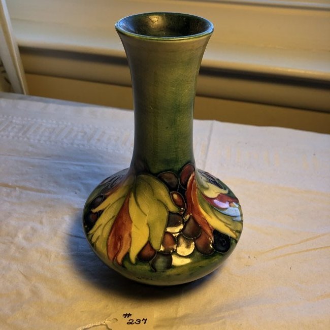 Vtg MORECROFT Hand Signed Bud Vase 6" in VG Condition (1 of 4)