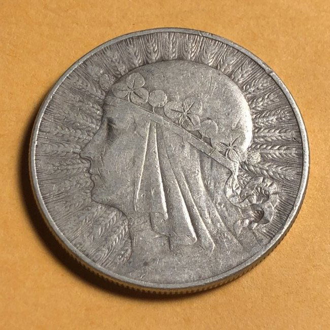 1932 POLAND Queen Jadwiga & Eagle Polish Silver 10 Zlot (1 of 2)
