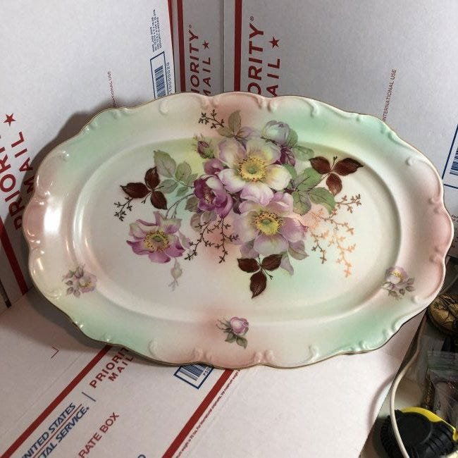 Vintage Schumann Arzberg Bavaria, Wild Rose Scalloped . (1 of 4)