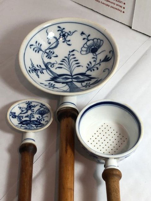 3-Scarce Meissen Blue Onion Pattern Kitchen Utensils... (1 of 6)