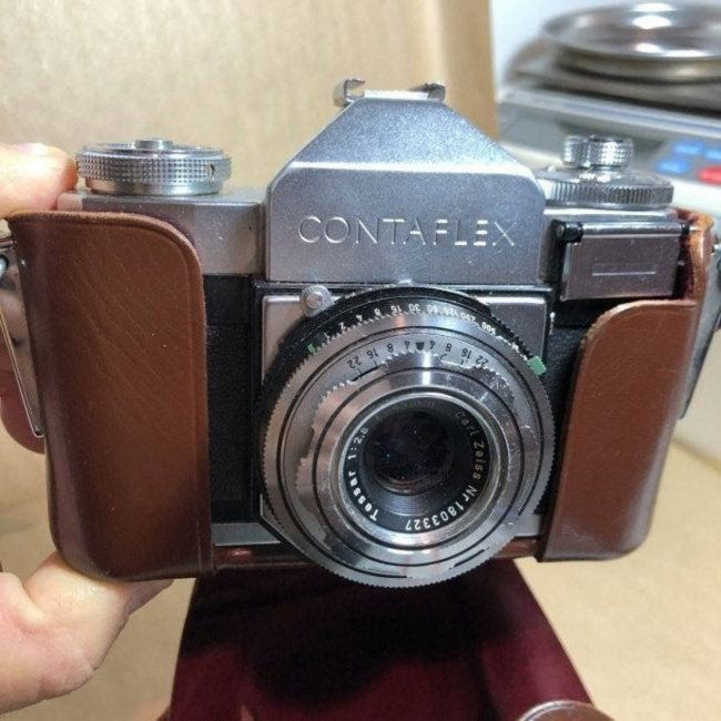 Vintage Zeiss Ikon Contaflex Camera in Good Condition (1 of 8)