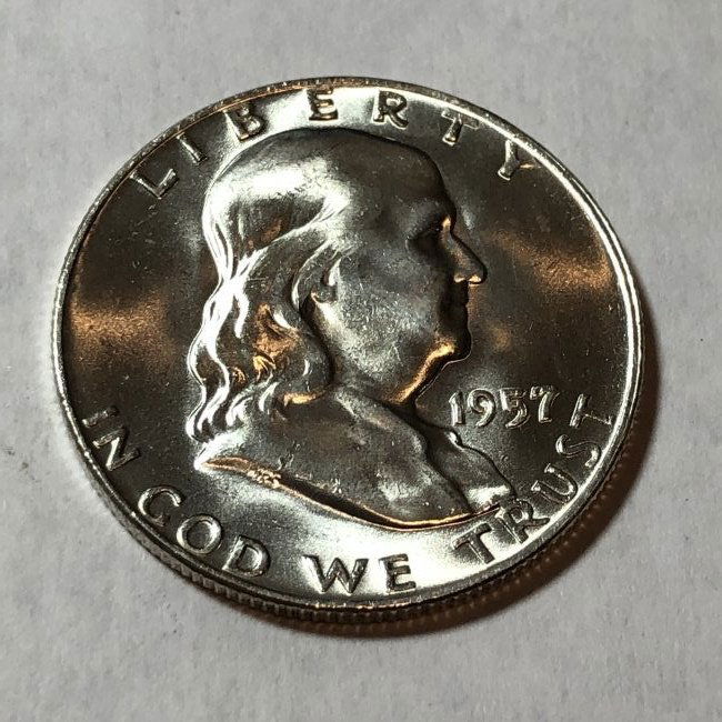 1957-D BU FBL FRANKLIN SILVER HALF DOLLAR.... (1 of 2)