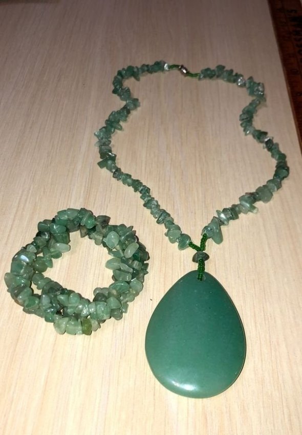 Vintage Jadeite/Jade Bead Necklace & Bracelet Combo.... (1 of 6)