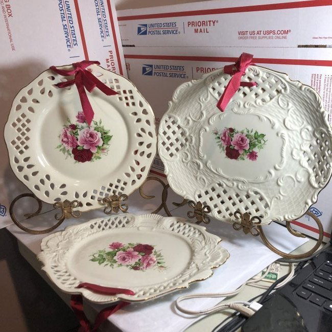 3-Formalities Wall Hangers by Baum Bros Victorian Rose (1 of 5)