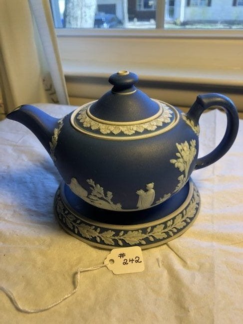 Vintage Wedgwood Jasperware Dark Blue Teapot & Base 5" (1 of 5)