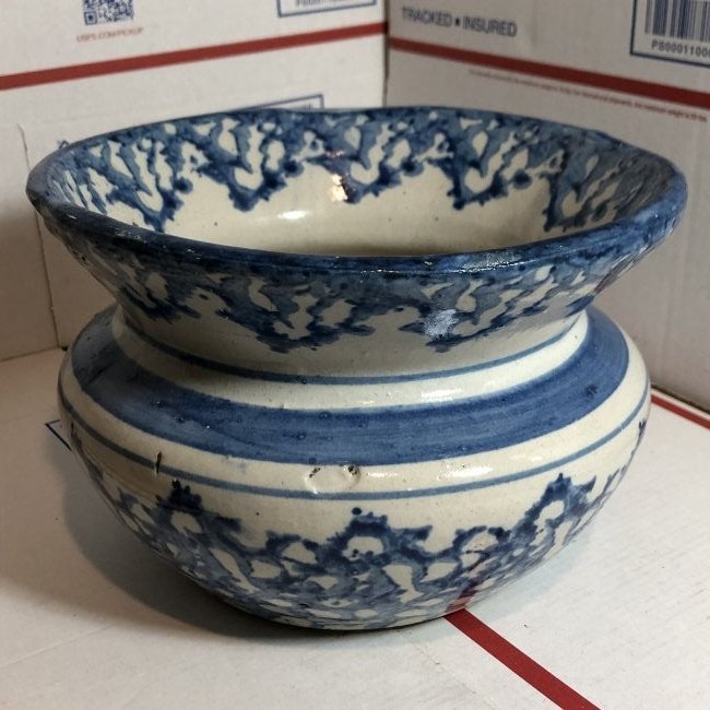 Early 1800's Stoneware Sponged Blue/White Spittoon...: Antique Early 1800's Stoneware Sponged Blue/White Spittoon in Good Condiition as Pictured.(7.5in x 5in) $18.00 Domestic Shipping.