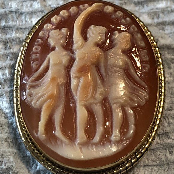 Vintage 14k Shell Cameo Pin or Pendant in VG Preowned.. (1 of 5)