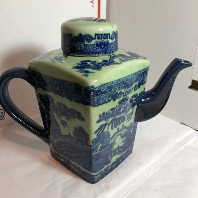 Vtg Heavy Victoria Ware Ironstone Asian Teapot w/Lid... Nov 27, 2021