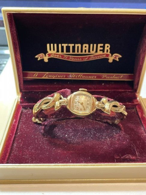 Mid-Century c1960's Wittnauer Winding Woman Wrist Watch: Mid-Century c1960's Wittnauer Winding Woman Wrist Watch in Original Box. Needs a Cleaning or Repair. Will fit 5 1/2 to 6 Inches Wrist Very Small Size. $5.00 Domestic Shipping.