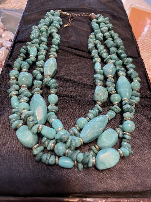 Vtg 4-Strand Turquoise Fashion Bead Necklace Preowned (1 of 4)