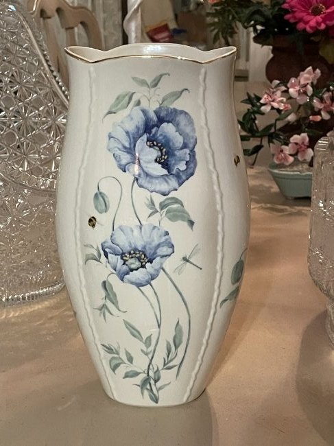 Lenox Morningside Cottage Vase 11.50" Tall in VG Cond..: Lenox Morningside Cottage Vase 11.50" Tall in VG Preowned Condition as Pictured. $20.00 Domestic Shipping.