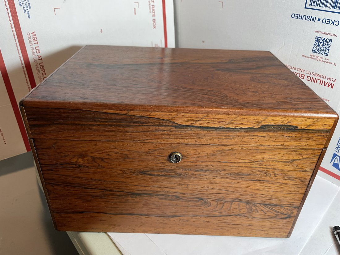 Vintage Oak Hinged Lid Storage Box or Old Cigar Box... (1 of 12)