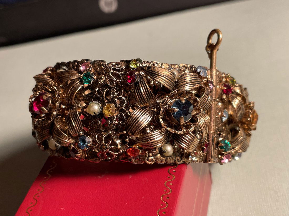 Vtg Pin Hinged 1" Wide Colored Stone Bangle Bracelet (1 of 7)