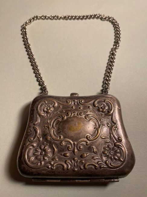 Antique Victorian Era Ladies Silver Plated Metal Purse. (1 of 8)