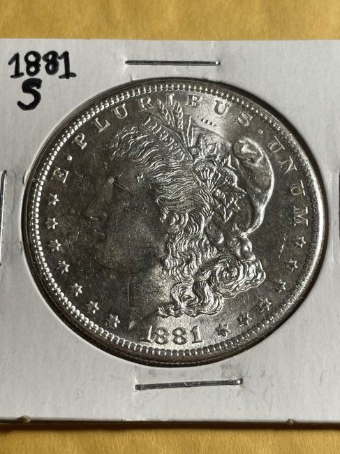 1881-S BU CONDITION MORGAN SILVER DOLLAR AS PICTURED. (1 of 2)