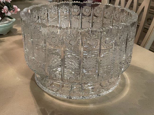 Vintage Huge Cut/Etched Glass Large Leaded Crystal Bowl (1 of 4)