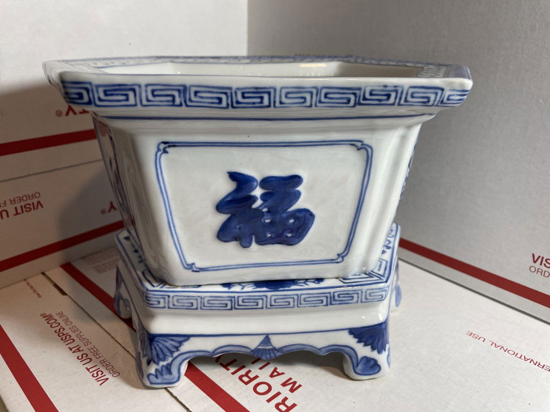 Chinese Blue & White Footed Ceramic Planter Preowned... (1 of 8)