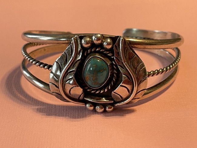 Vintage Native American/Navajo Sterling Silver & Turquoise Cuff Bracelet (1 of 5)